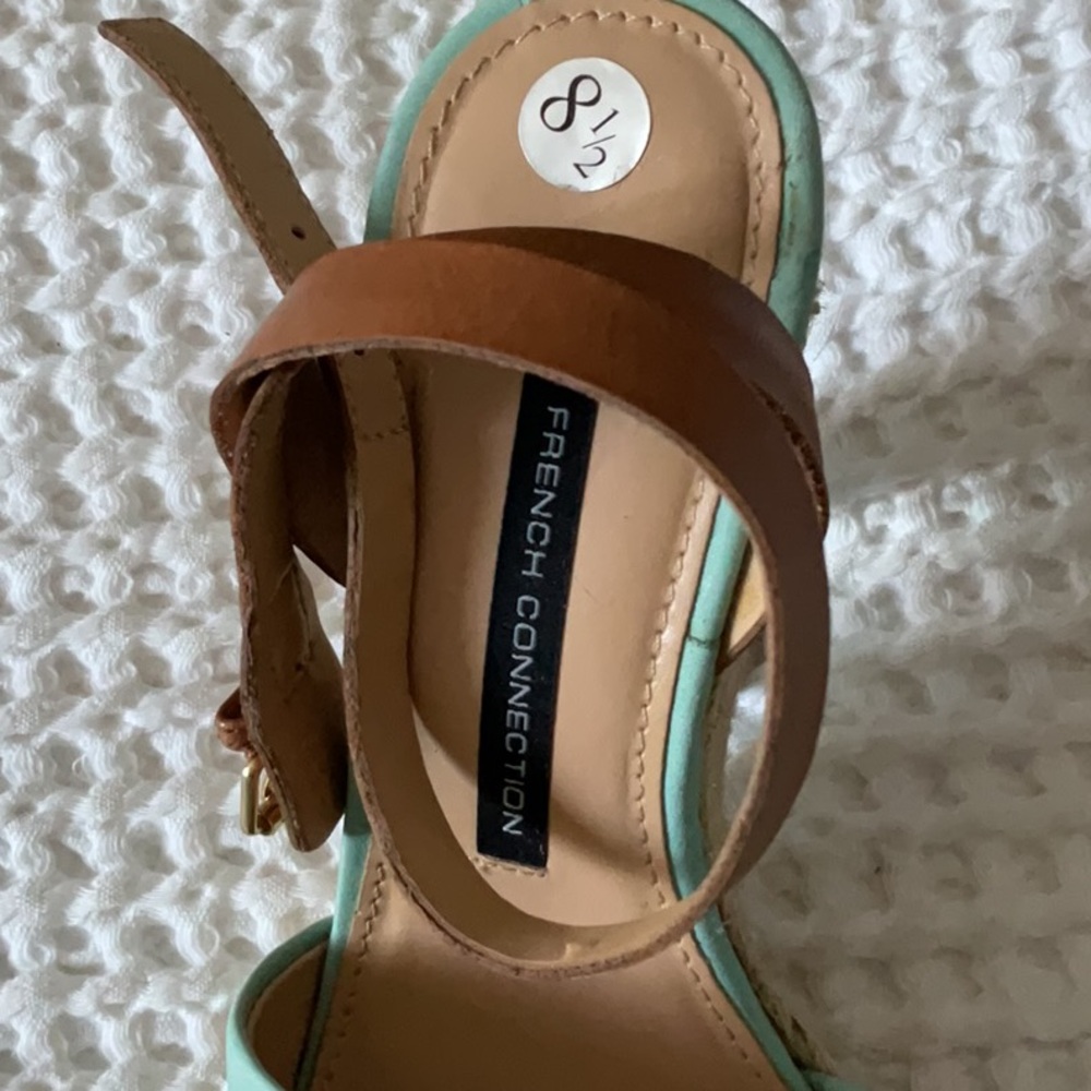 Vintage French Connection sandals in newbuck and leather - size 8,5. - Picture 3 of 5